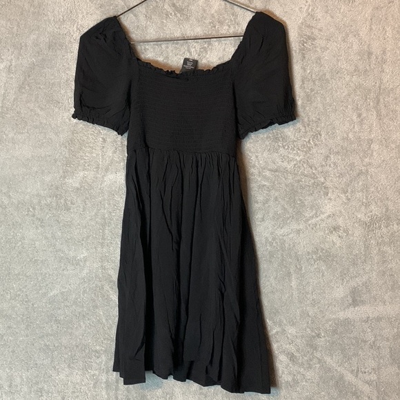 NWT Hot Topic Peasant Dress - Picture 4 of 5